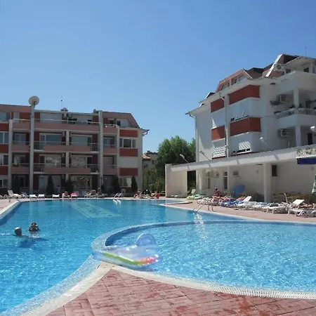 Studio - Sleeps 4 & Access To Pools * 阳光海滩